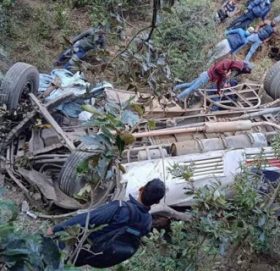 शव बोकेको जिप दुर्घटना, पाँच जनाको मृत्यु, पाँच घाइते