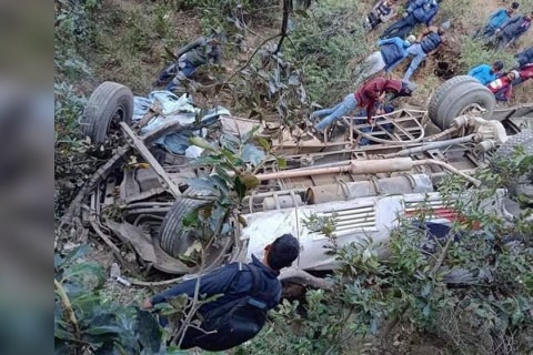 शव बोकेको जिप दुर्घटना, पाँच जनाको मृत्यु, पाँच घाइते