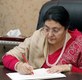 एमाले अध्यक्ष ओली र कांग्रेस सभापति देउवाको दावी नपुग्ने राष्ट्रपतिको ठहर