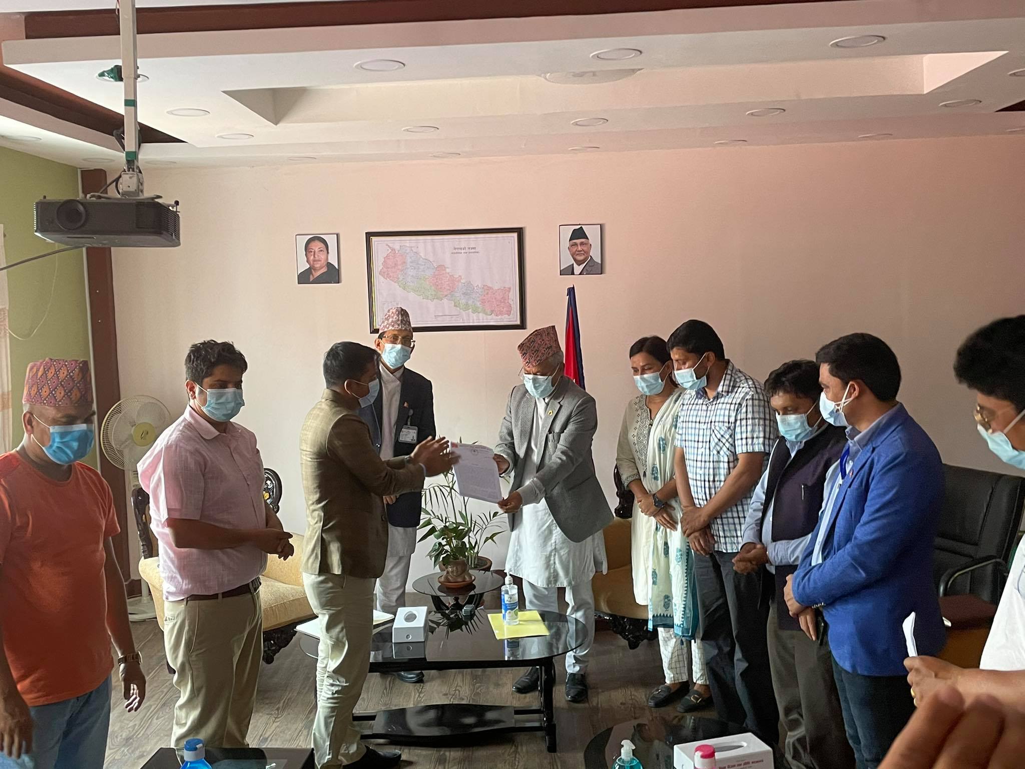 एसइई परीक्षा वैकल्पिक माध्यमबाट गर्ने छलफल भइरहेको छ : शिक्षा मन्त्री श्रेष्ठ