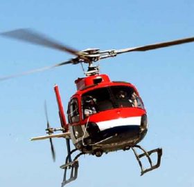 हेलिकोप्टरमा चितवन ल्याउँदै कोरोना सङ्क्रमित