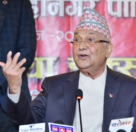 पाँच दलीय गठबन्धन देशका लागि कष्ट र पीडा, देशको लुतो ३० गते फाल्ने : अध्यक्ष ओली