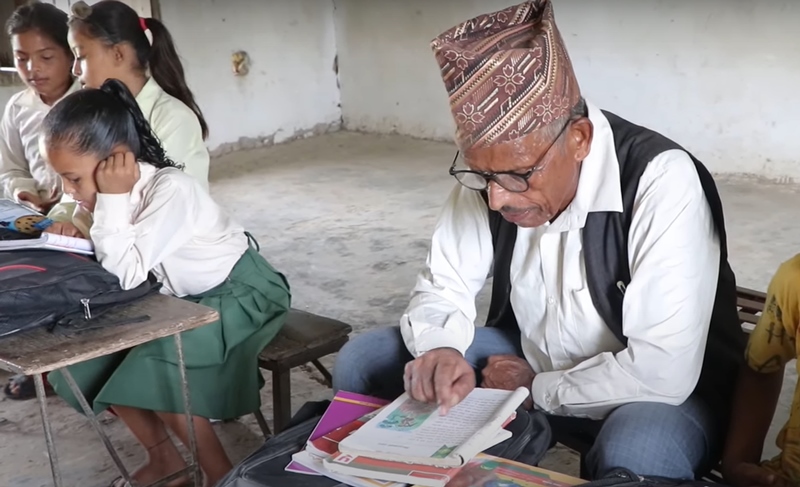 उमेर ६१, कक्षा ५ !