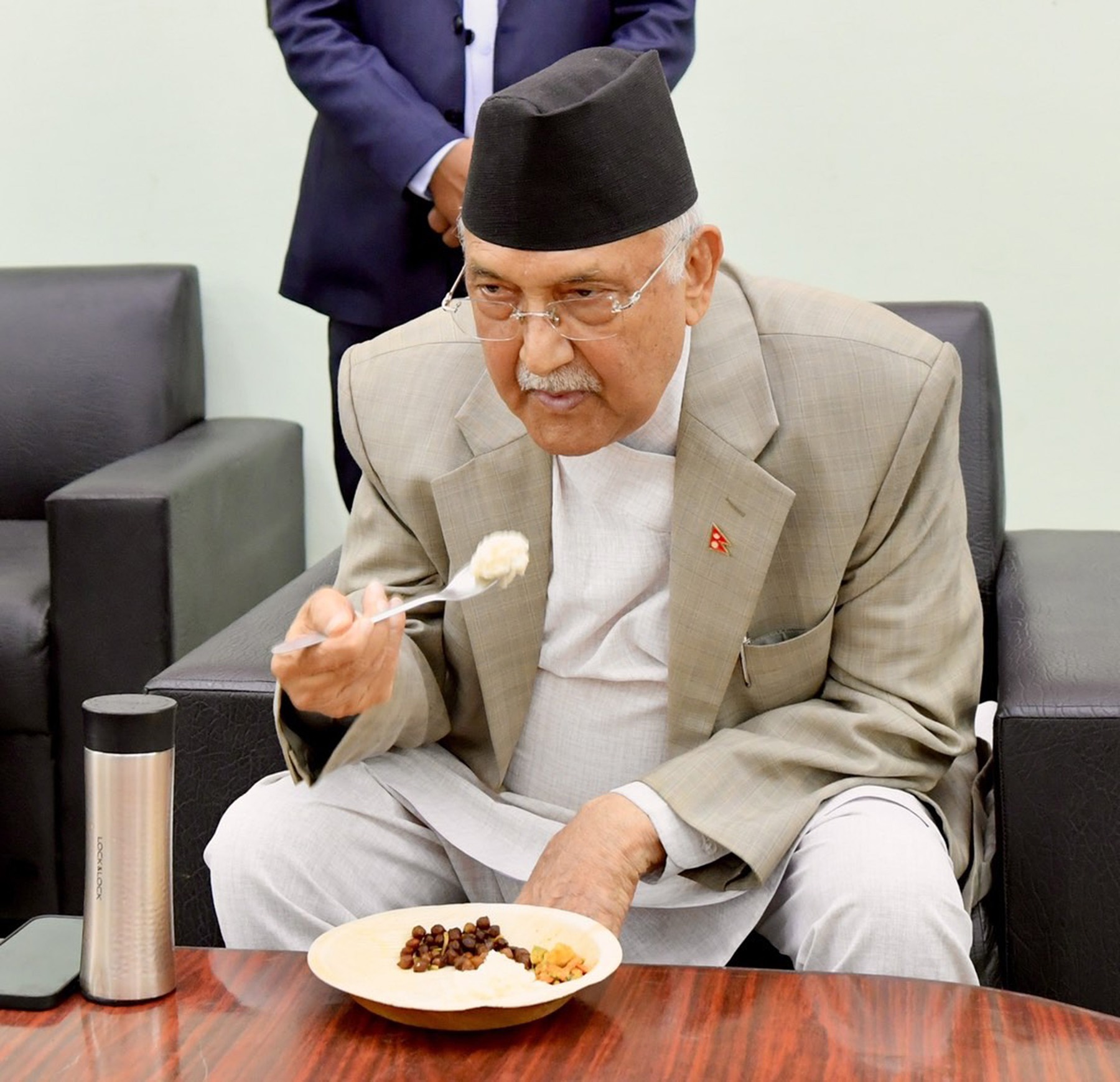 जनार्दन शर्माको कल डिटेलसमेत हेर्न नदिएको भन्दै ओलीको आक्रोश