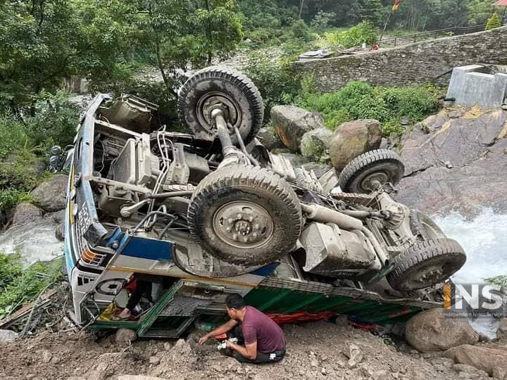 मनाङ छिर्ने डरलाग्दो बाटो