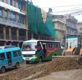 ठूला योजना अलपत्र: खर्च नभएको २८ अर्ब ऋणको ब्याज मात्रै तिर्दै