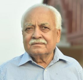 प्रदीप गिरिको अनुपस्थिति सबैलाई खट्किएको छ