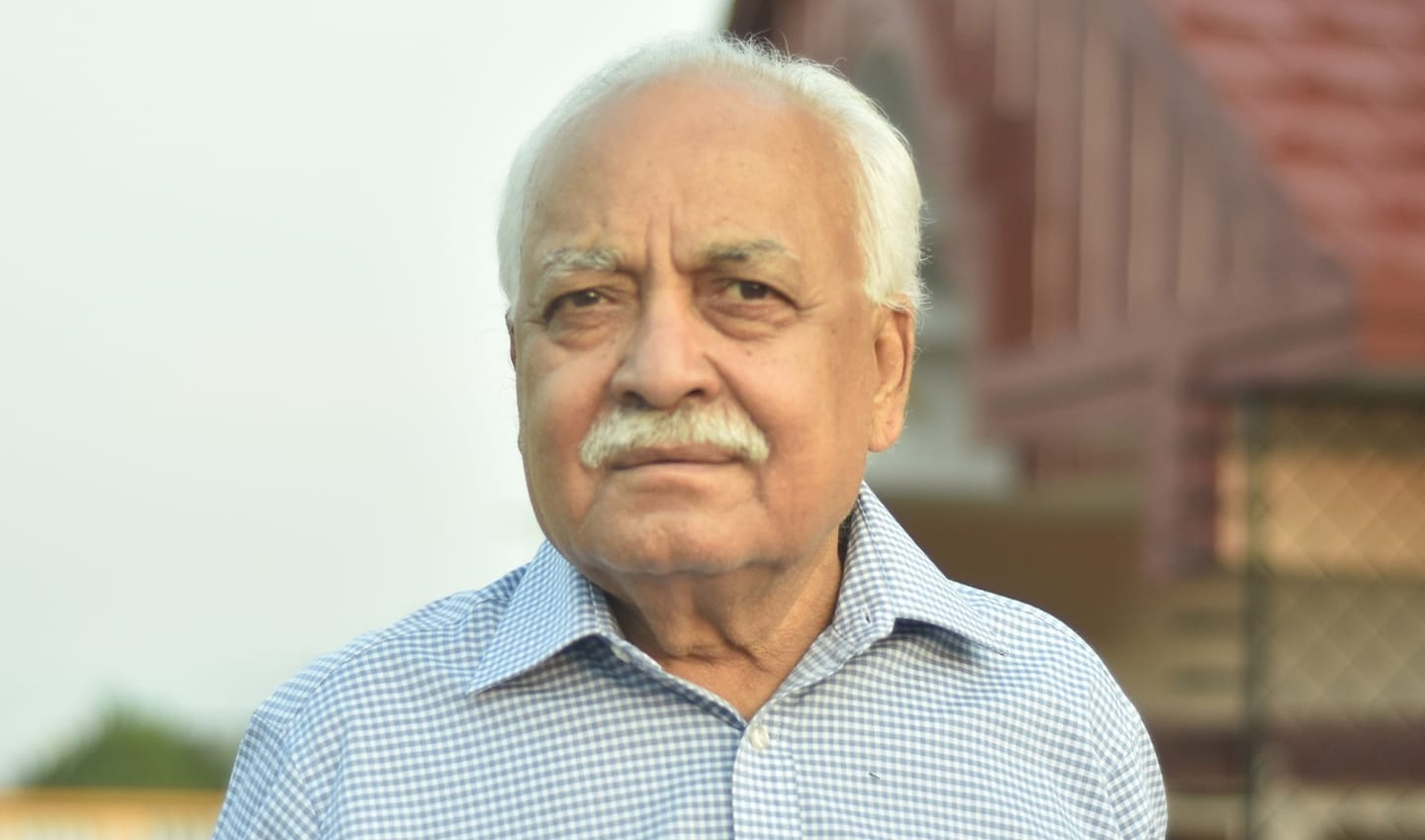 प्रदीप गिरिको अनुपस्थिति सबैलाई खट्किएको छ