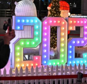 वर्ष समीक्षा २०२५ : अनिश्चितताले घेरेको विश्व अर्थतन्त्र, अर्बपतिको सङ्ख्यामा भने अभूतपूर्व वृद्धि