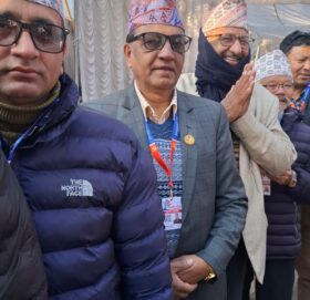 एमाले महाधिवेशन: मतदान शुरू हुँदै, प्रतिनिधिहरू लाइनमा