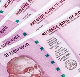 नेपालमा अब ठूला दरका भारु चल्ने, नाेटबन्दीमा परेका पुराना नाेट भने नचल्ने